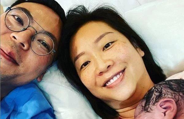 恭贺上市，开启企业新篇章，迎接机遇与挑战