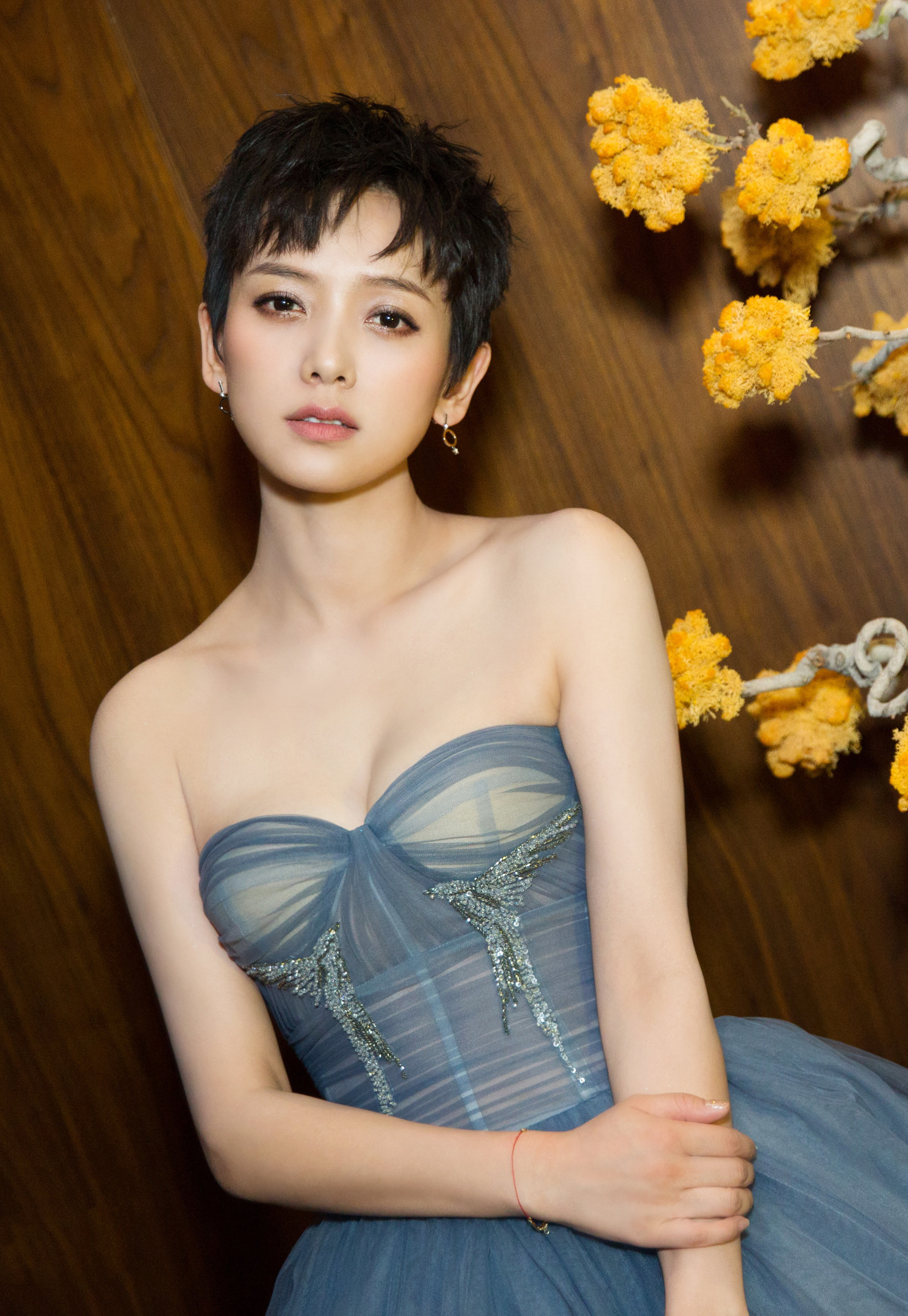 李晓峰图片1:展现变化的力量与自信的光芒