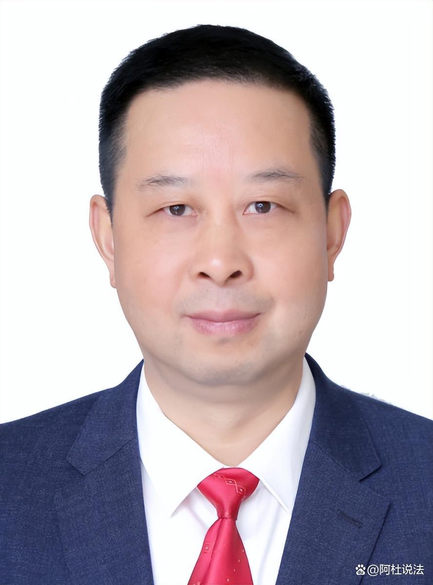 王新华最新蜕变之路，自信成就梦想之旅
