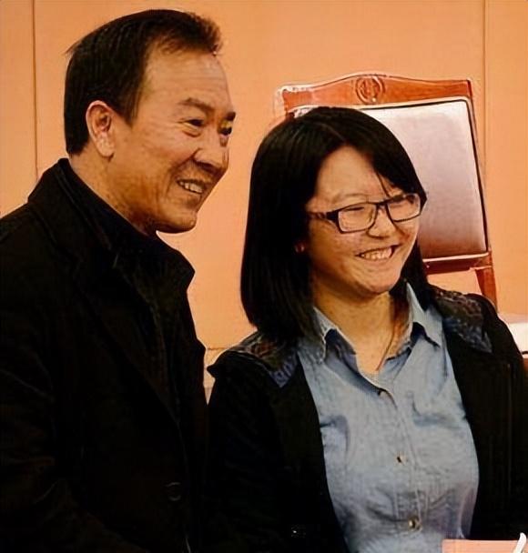 姜昆的最新变化，励志典范的自信与成就感之源